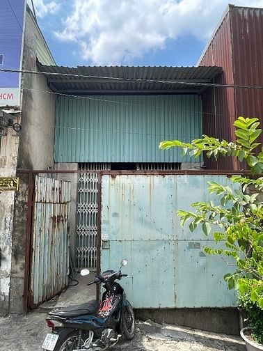 200m2 nhà xưởng 2 mặt tiền trước sau