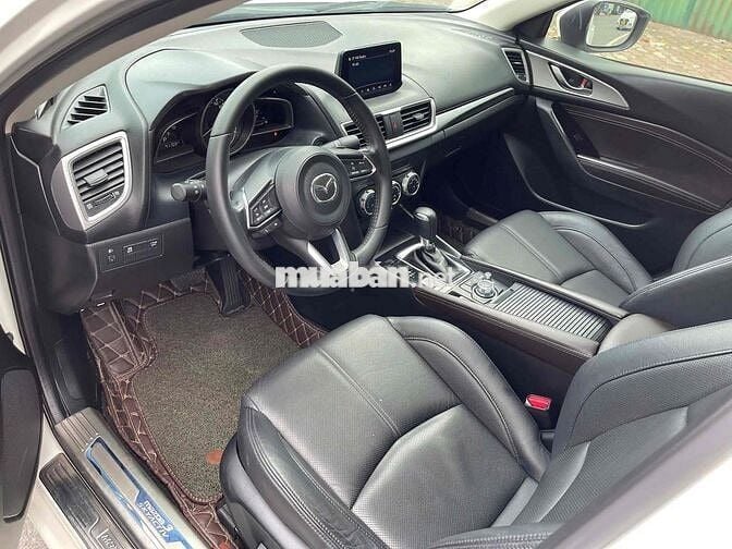 Mazda 3 Luxury 2019 siêu đẹp 4,2 vạn km