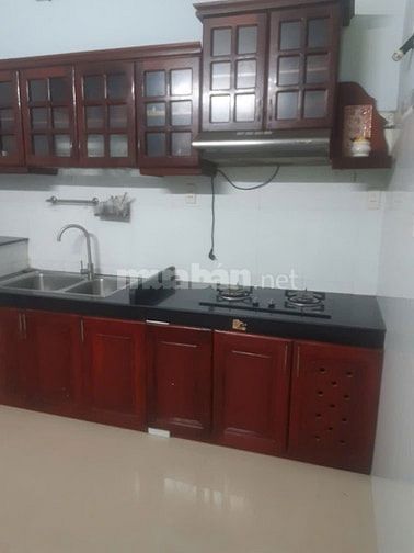 Cho thuê nhà nguyên căn trệt + 2 lầu, 3 phòng ngủ, hẻm rộng,an ninh!
