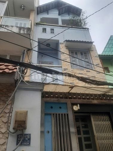 Cho thuê nhà nguyên căn trệt + 2 lầu, 3 phòng ngủ, hẻm rộng,an ninh!