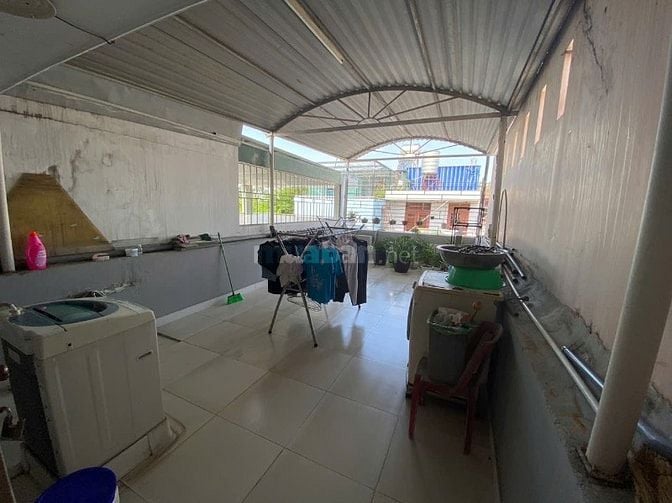 Bán nhà mặt tiền chợ Hạnh Thông Tây