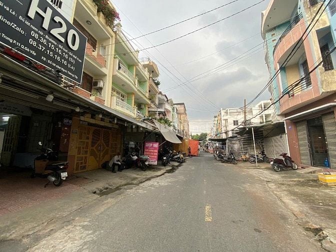 Bán nhà mặt tiền chợ Hạnh Thông Tây