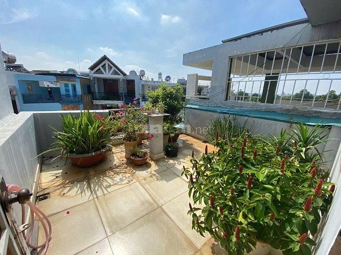 Bán nhà mặt tiền chợ Hạnh Thông Tây