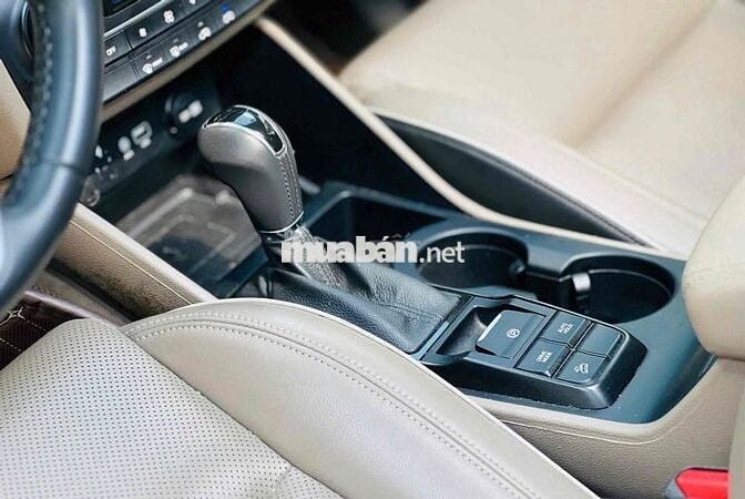Hyundai Tucson 2.0ATH sx 2021 màu trắng siêu đẹp