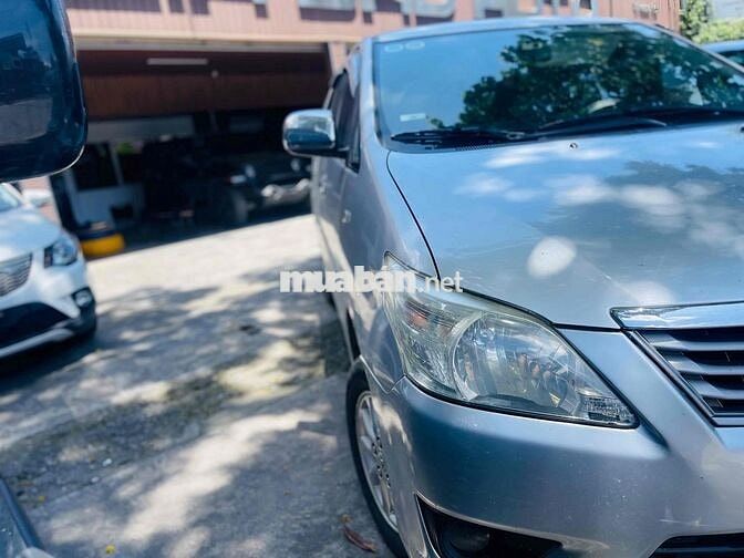 Toyota Innova 2013 E - 130000 km