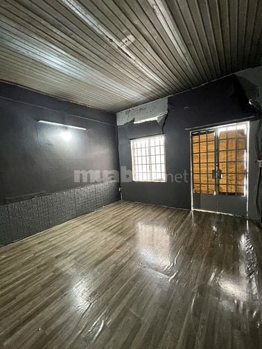 Nhà bán 1 trệt 1 lầu, sổ riêng mới 2025, đối diện chợ đầu mối Hóc Môn