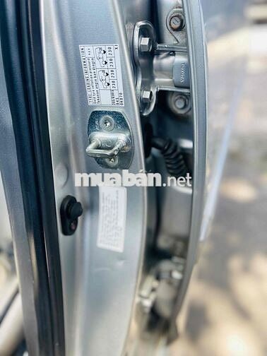Toyota Innova 2013 E - 130000 km
