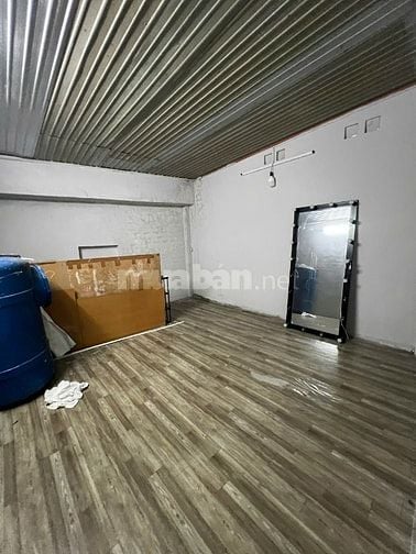 Nhà bán 1 trệt 1 lầu, sổ riêng mới 2025, đối diện chợ đầu mối Hóc Môn