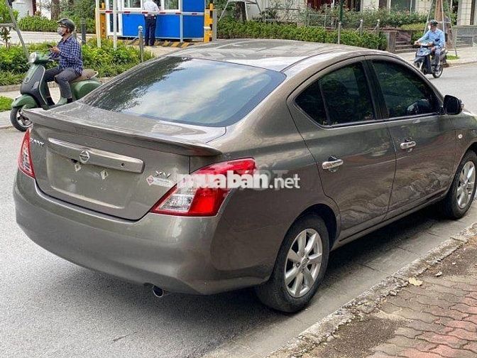Nissan Sunny 2015 XV - 100000 km