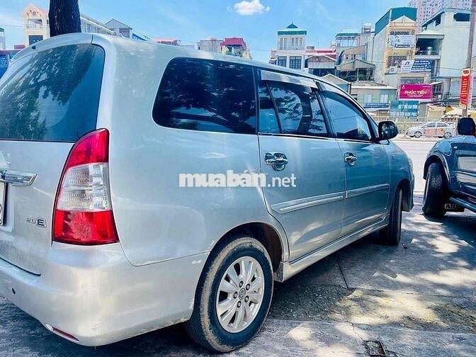 Toyota Innova 2013 E - 130000 km