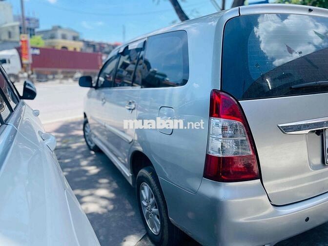 Toyota Innova 2013 E - 130000 km
