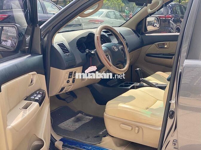 Toyota Fortuner 2014 2.7V 4x2 - 98000 km