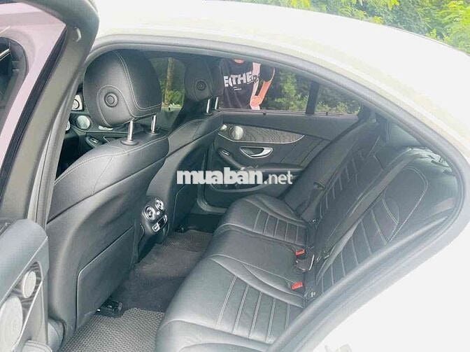 Mercedes Benz C Class 2015 C250 Exclusive - 5 km