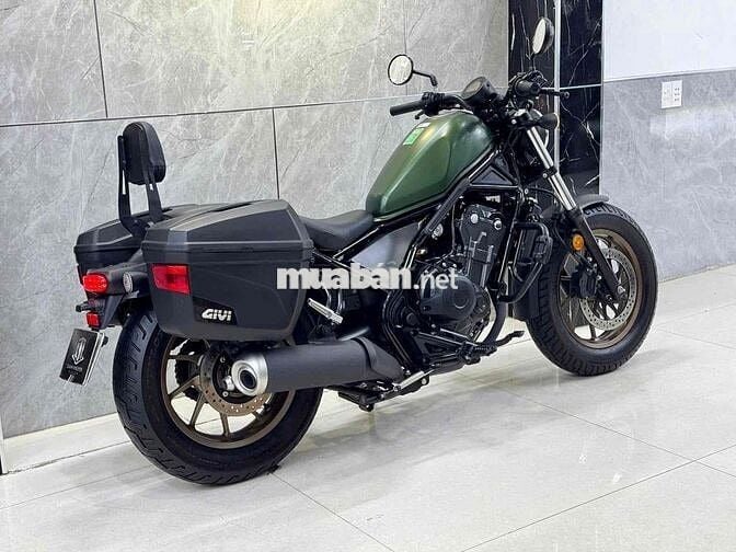 Honda Rebel 500 màu xanh quân đội