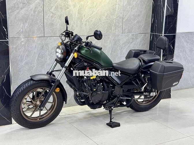 Honda Rebel 500 màu xanh quân đội