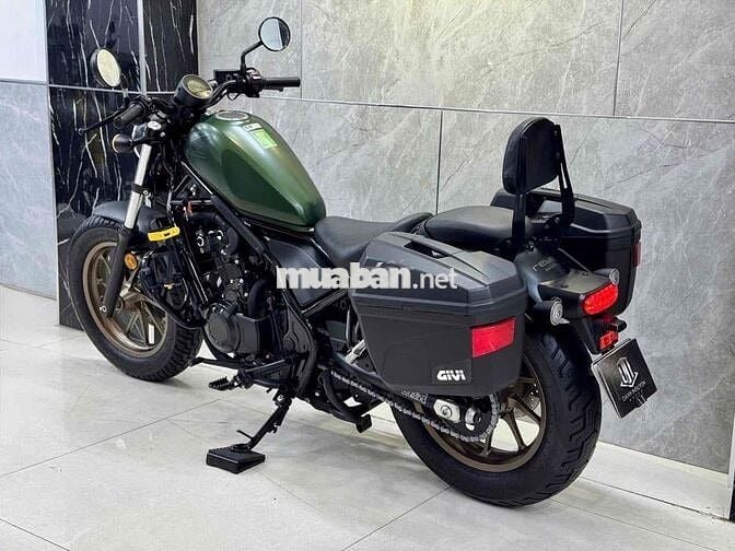Honda Rebel 500 màu xanh quân đội