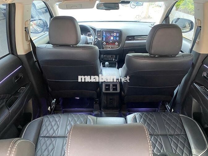 Mitsubishi Outlander 2024 Premium 2.0 CVT 11000 km