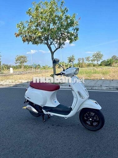 Bán Vespa 150 Fi đèn vuông đẹp long lanh biển Vip