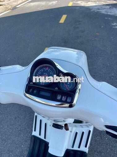 Bán Vespa 150 Fi đèn vuông đẹp long lanh biển Vip