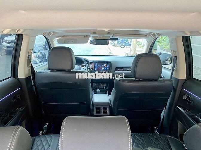 Mitsubishi Outlander 2024 Premium 2.0 CVT 11000 km