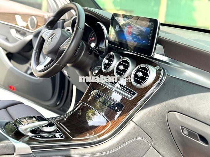 Mercedes Benz GLC200 2018 - 50000 km