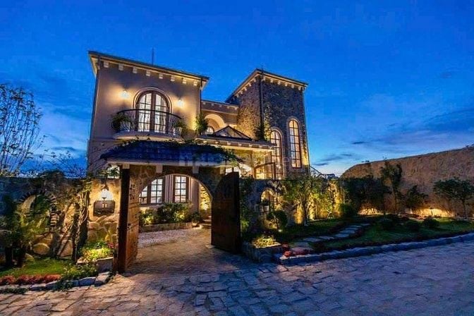 Bán Villa Măng Lin, Đà Lạt 460m2 thiết kế tân cổ điển. LH: 0903652452