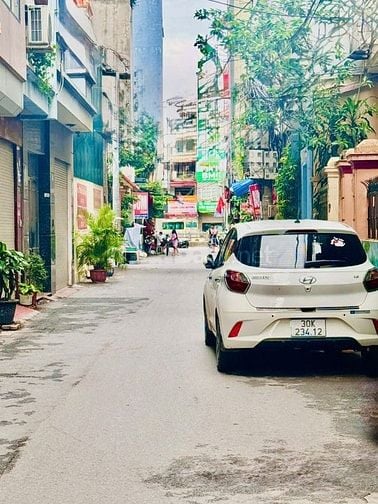 BÁN NHÀ LÊ VĂN LƯƠNG, DT55M2*MT4,2M GIÁ 17.8 TỶ, GARA Ô TÔ, SÁT PHỐ 