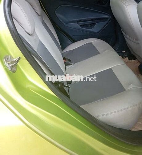 Ford fiesta 2012 , số tự động loai 5 chỗ