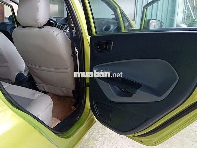 Ford fiesta 2012 , số tự động loai 5 chỗ