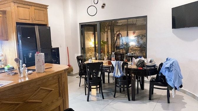 Nhà Dt: 92m ( ngang 4 x 23m ) đường thích quảng đức  - P5 – phú nhuận 
