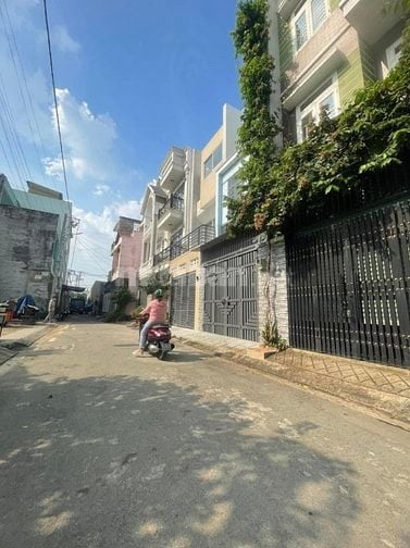 Bán Gấp Lô Đất Đường Xe Tải, DT 57m2 (4.5x13.6) Sổ hồng riêng, Thủ Đức