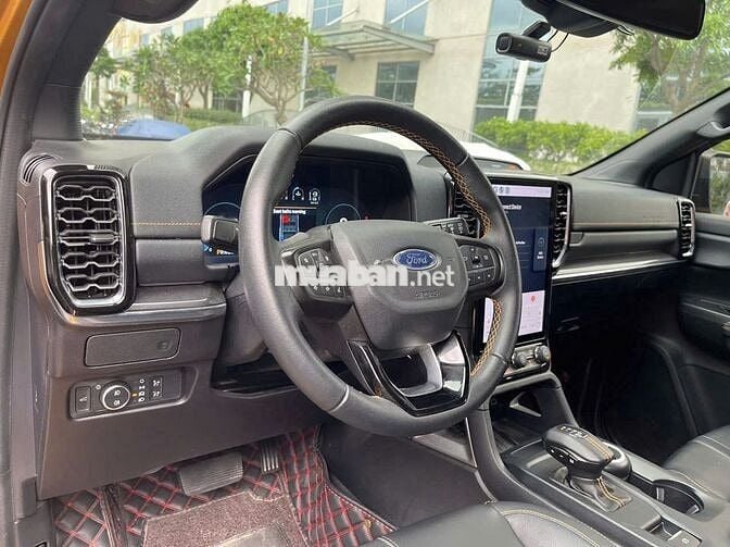 Ford Everest 2023 Wildtrak 2 Cầu - 12700 km