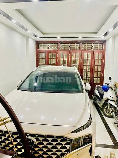 BÁN NHÀ LÊ VĂN LƯƠNG, DT55M2*MT4,2M GIÁ 17.8 TỶ, GARA Ô TÔ, SÁT PHỐ 