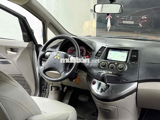 Mitsubishi Grandis 2005 2.4 AT - 120000 km