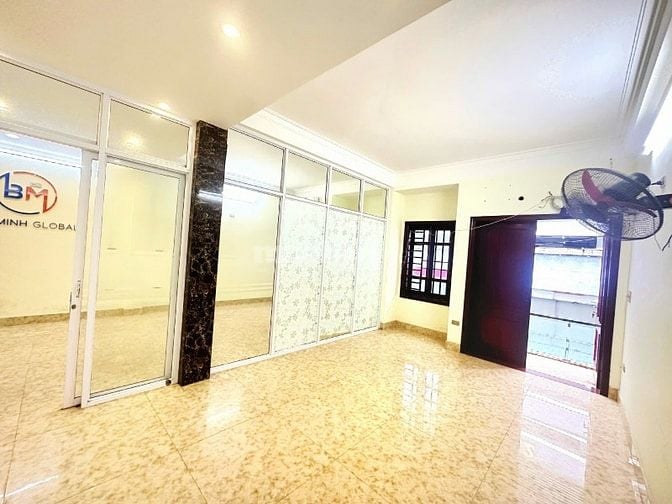 Cho thuê tầng 1 và tầng 2 nhà liền kề khu Flc Garden City, Đại Mỗ 