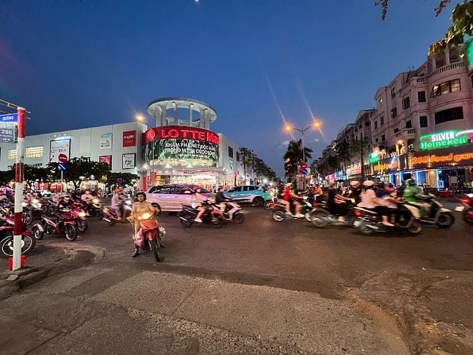 Bán toà CHDV 28 phòng, thu nhập 90 triệu/tháng, hẻm XH Nguyễn V Lượng
