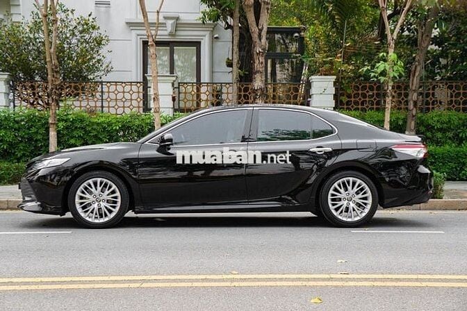Toyota Camry 2.5Q 2020 - 799 Triệu
