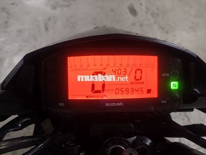 Xe Raider 2017 Fi màu đỏ đen