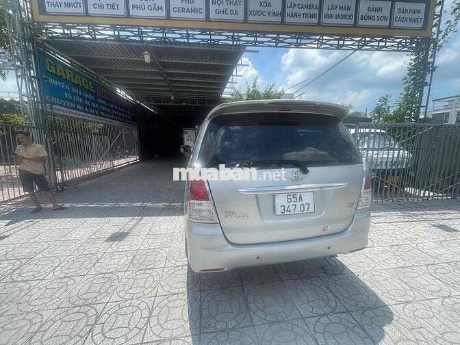 Toyota Innova 2009 G - 123459 km