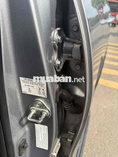 Toyota Fortuner 2017 2.4G 4x2 MT - 120000 km