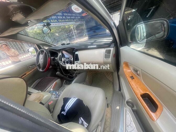 Toyota Innova 2009 G - 123459 km
