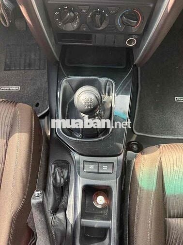 Toyota Fortuner 2017 2.4G 4x2 MT - 120000 km