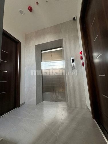 Bán toà căn hộ dịch vụ Apartment hồ Tây.100m2 9 tầng.Dòng tiền cao.