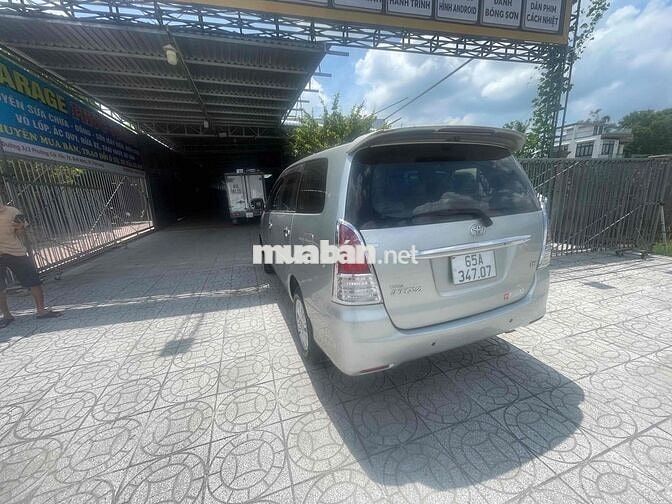 Toyota Innova 2009 G - 123459 km