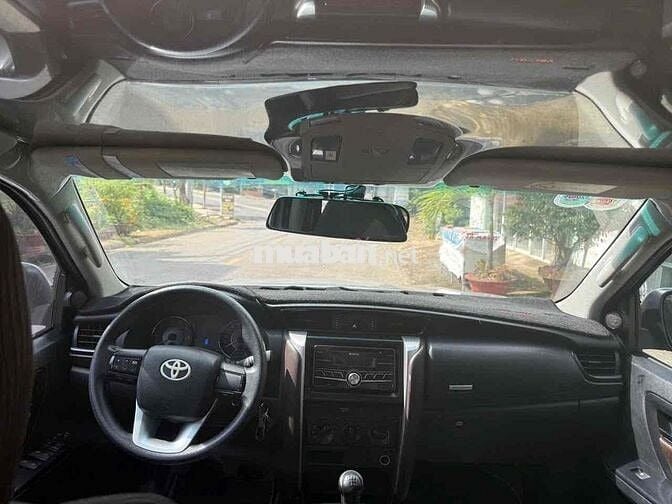 Toyota Fortuner 2017 2.4G 4x2 MT - 120000 km