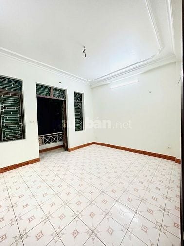 Cho thuê nguyên căn nhà 50m2 phố Hoàng Văn Thái, Thanh Xuân, 4 tầng
