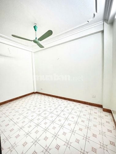 Cho thuê nguyên căn nhà 50m2 phố Hoàng Văn Thái, Thanh Xuân, 4 tầng