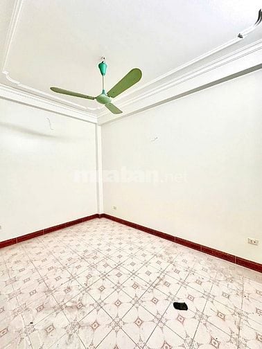 Cho thuê nguyên căn nhà 50m2 phố Hoàng Văn Thái, Thanh Xuân, 4 tầng