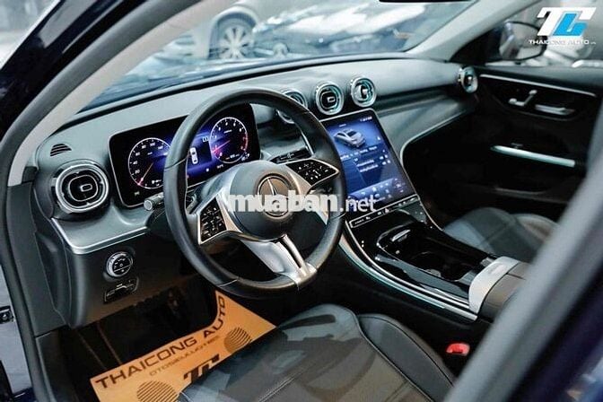 Mercedes C200 Avantgarde Model 2022 - 32000km