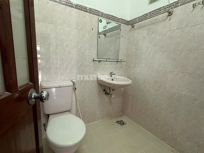 Nhà cho thuê nguyên căn hẻm xe hơi 217/35 Bùi Đình Túy